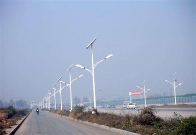 Poteau de lampadaire solaire